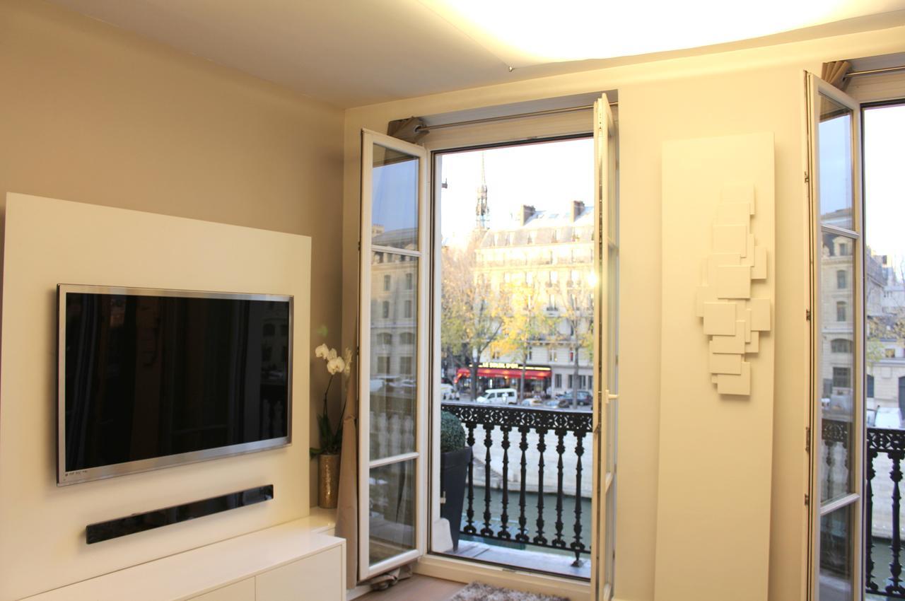Two Bedroom Luxury Apartment - Balcony With View Of Notre Dame Paris Dış mekan fotoğraf