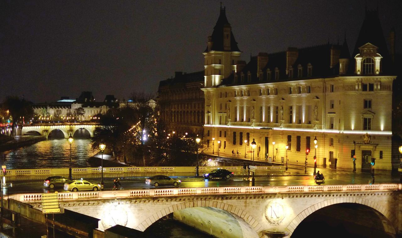 Two Bedroom Luxury Apartment - Balcony With View Of Notre Dame Paris Dış mekan fotoğraf